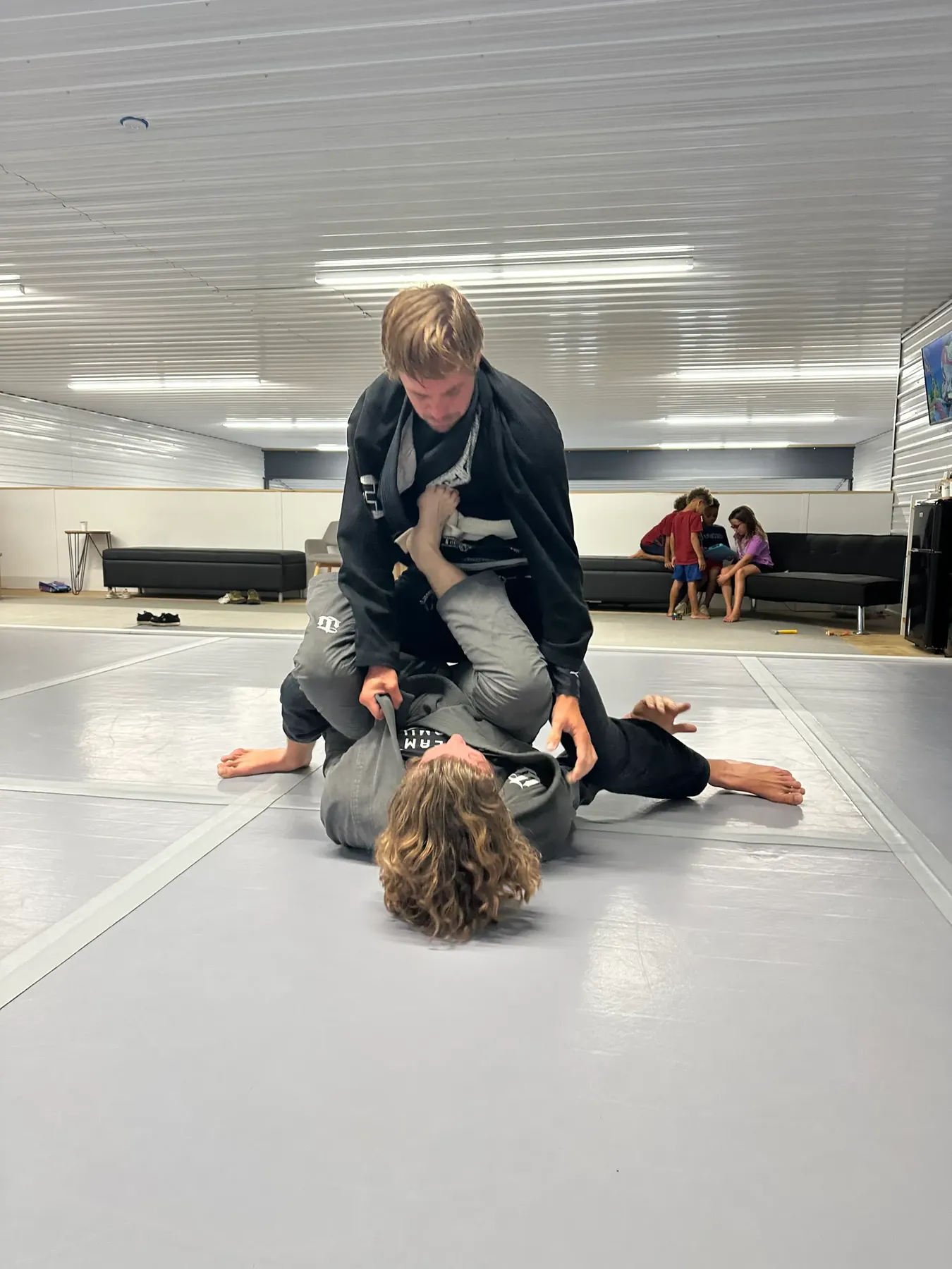 Gi vs. No-Gi Jiu Jitsu: Which Is Better for Your First Class?